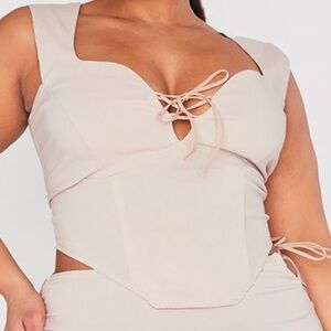 PrettyLittleThing Lace-Up Crop Top - Cream